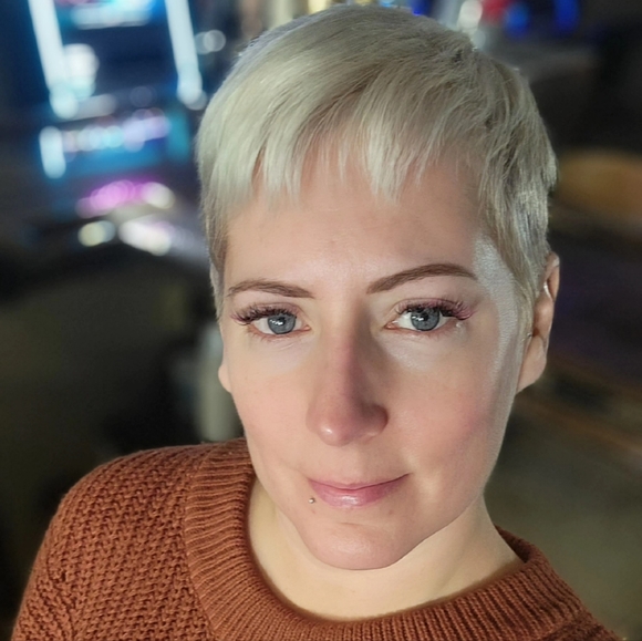 Welcome to my closet ❤ - Picture 2 of 8